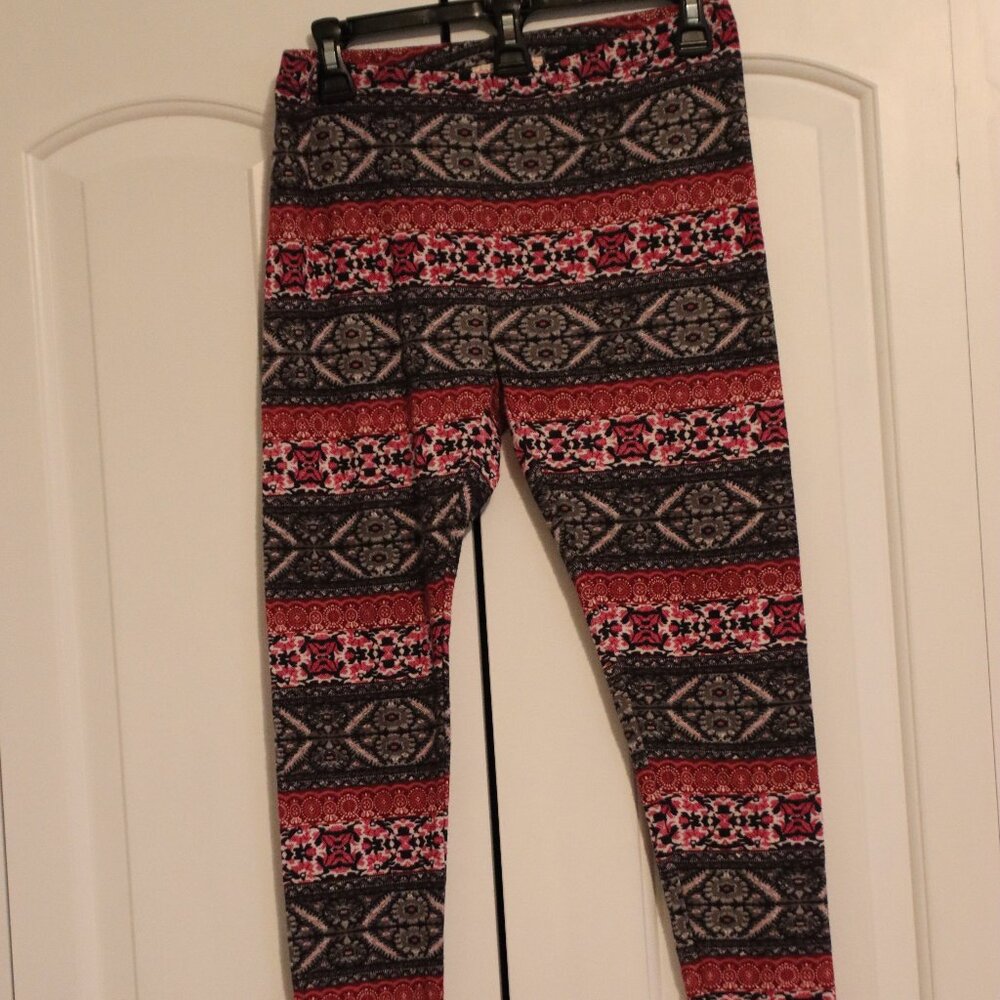 Pink Republic Red and Black Patterned Leggings